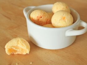 Não consigo parar de fazer esse pão de queijo brasileiro