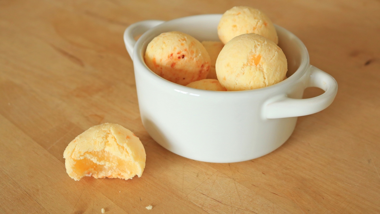 Não consigo parar de fazer esse pão de queijo brasileiro